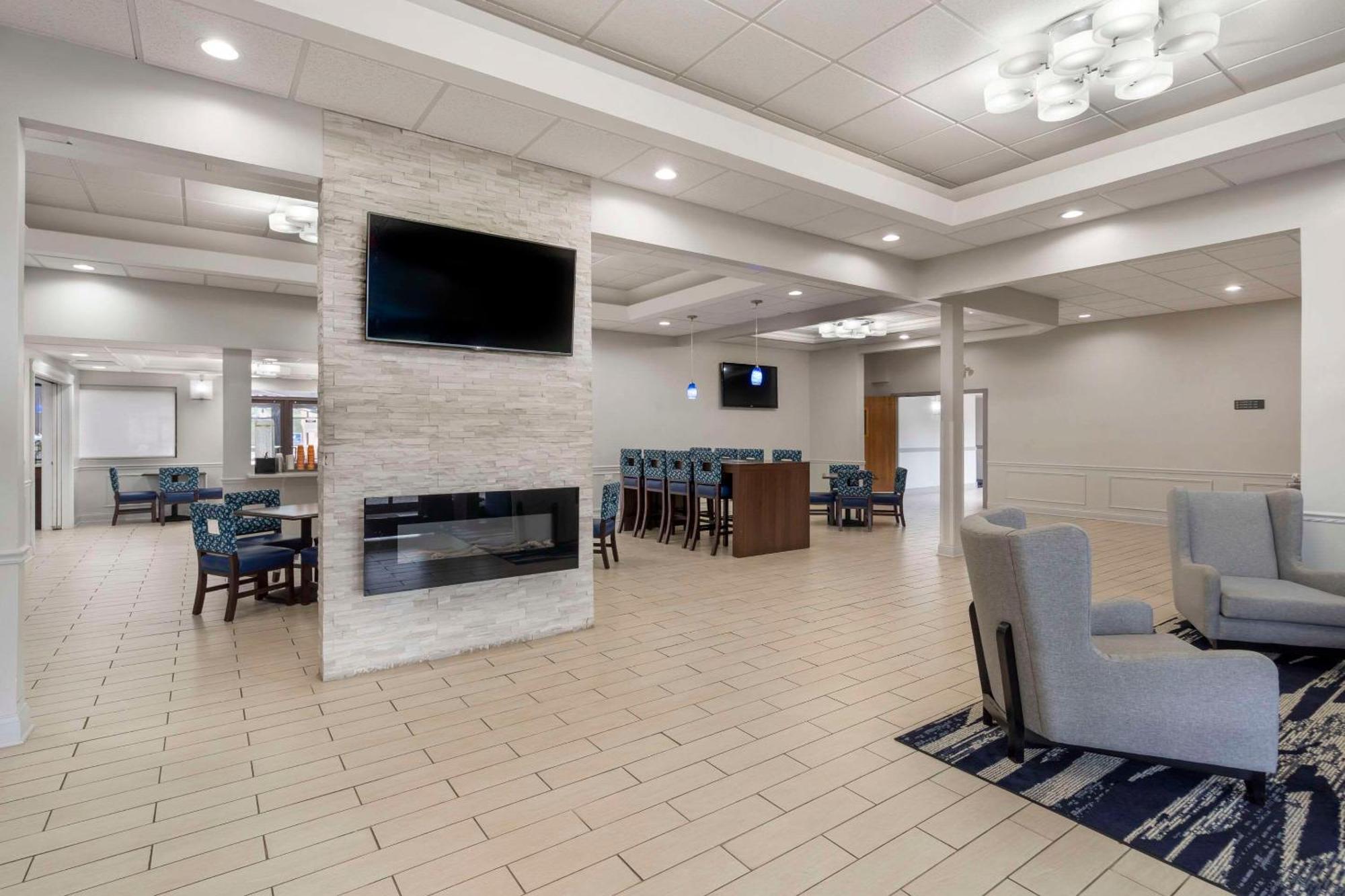 Comfort Inn & Suites Mundelein-Vernon Hills Exterior photo