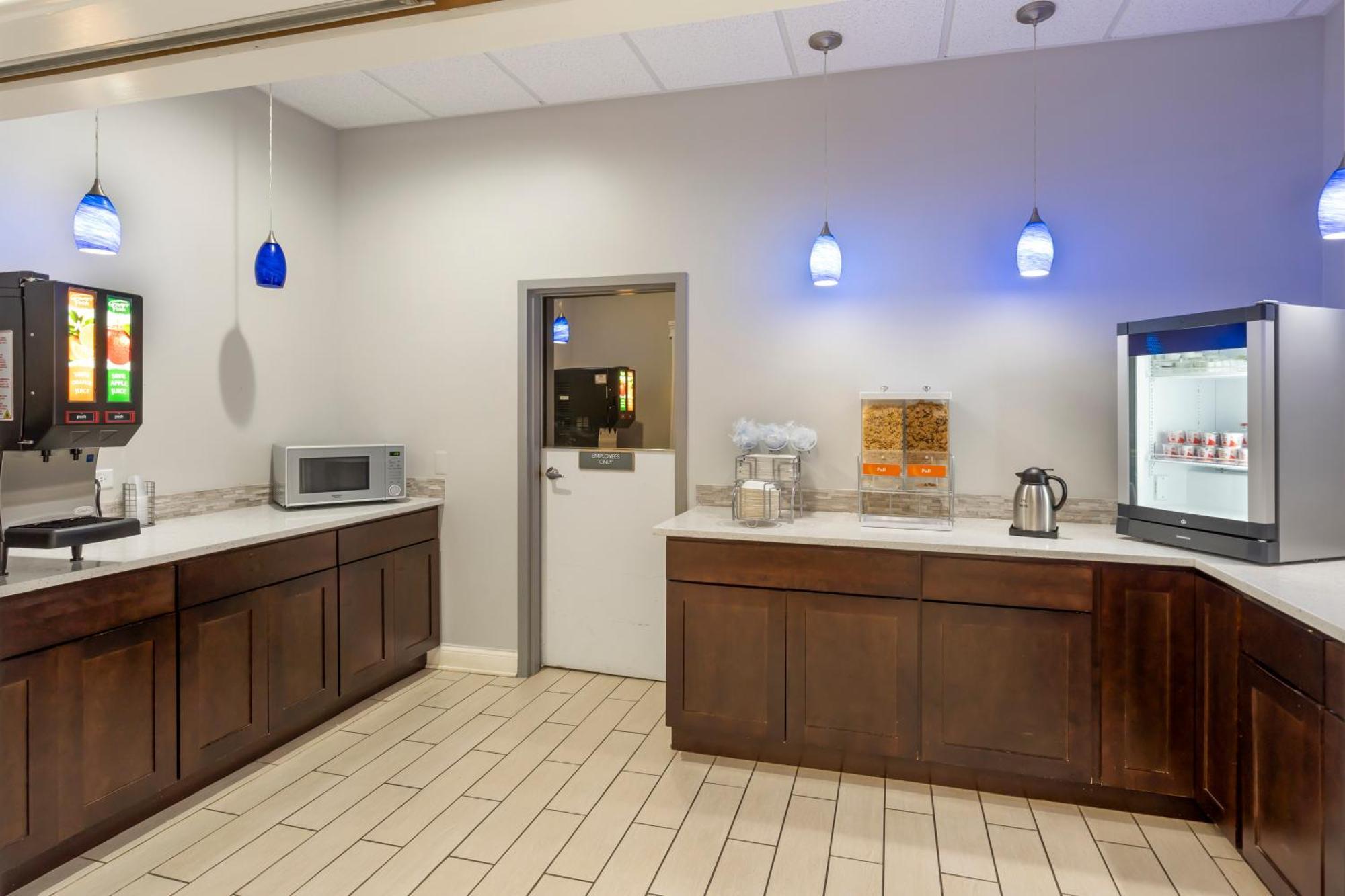 Comfort Inn & Suites Mundelein-Vernon Hills Exterior photo